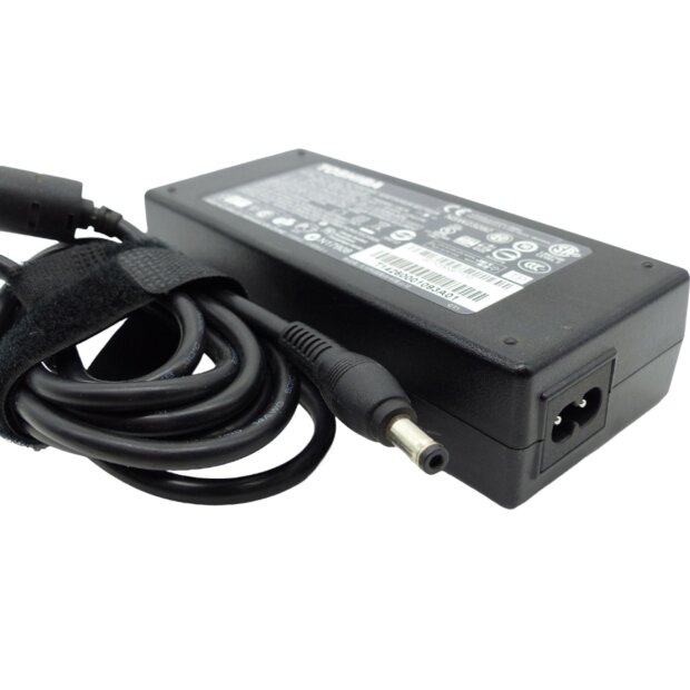Toshiba Netzteil PA5083U-1ACA 120W 19V 6,32A AC Adapter