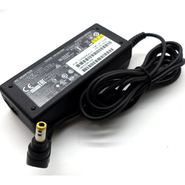 Fujitsu AC Adapter  Netzteil 19V 3,42A FPCAC003I A12-065N2A T935, U7310, U7410, U745,